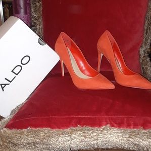 Aldo suede orange heel pumps